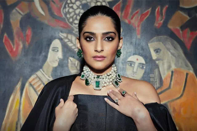 gorgeous sonam kapoor